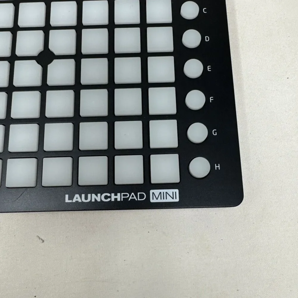 Novation Launchpad Mini Mini Grid Controller - Picture 3 of 7